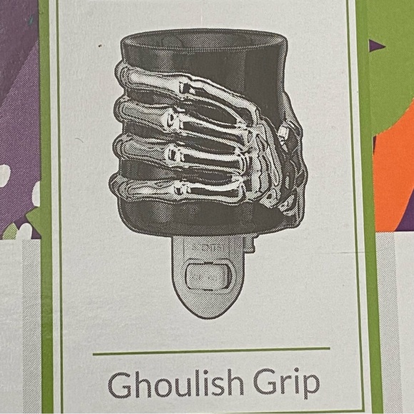 NEW SCENTSY GHOULISH GRIP PLUG IN MINI WARMER #77761 - Picture 2 of 10